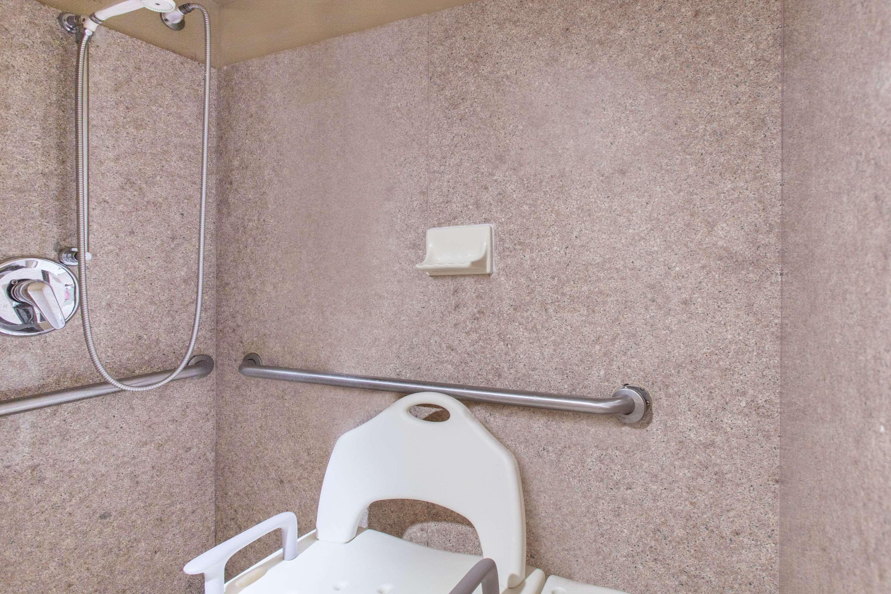 Hawthorn Suites Midwest City Esterno foto